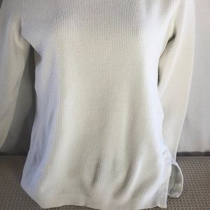 Gap white long sleeves sweater size Medium